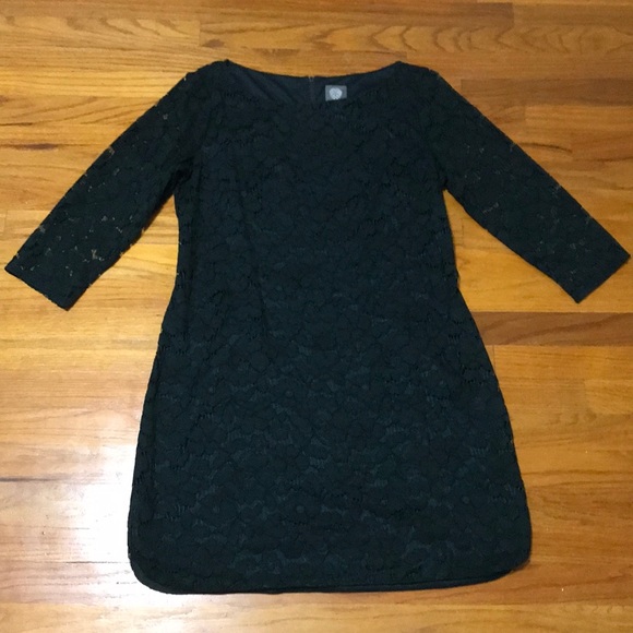 Vince Camuto Dresses & Skirts - Emerald Lace Shift Dress